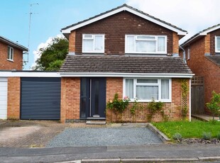 Link-detached house to rent in Proctors Road, Wokingham RG40