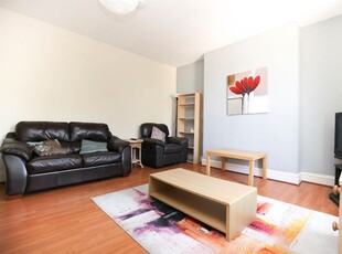 Maisonette to rent in Stratford Road, Heaton, Newcastle Upon Tyne NE6