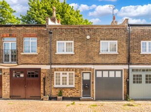 Mews house for sale in Northwick Close, St John's Wood NW8