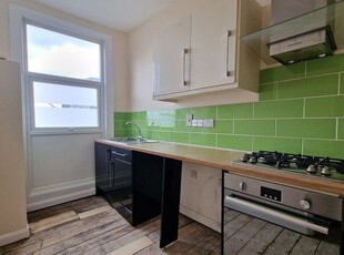 Flat to rent in St. Albans Road, Watford WD17