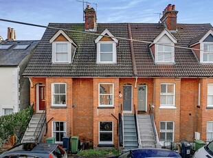 Property to rent in Victoria Road, Redhill RH1