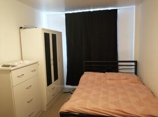 Room to rent in Boscobel Crescent, Wolverhampton, West Midlands WV1