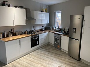 Room to rent in Delph Street, Wigan WN6