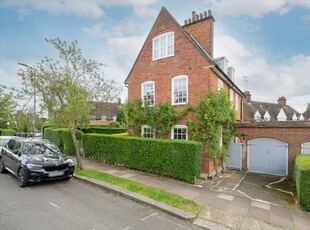 Semi-detached house for sale in Asmuns Hill, London NW11