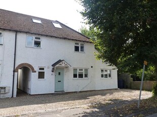 Semi-detached house to rent in Arthur Road, Farnham GU9