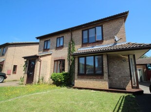 Semi-detached house to rent in Beckdale Close, Bicester OX26