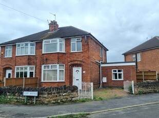 Semi-detached house to rent in Cliff Avenue, Loughborough LE11