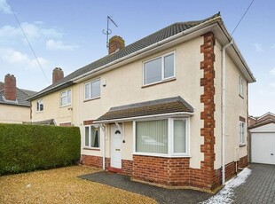 Semi-detached house to rent in East Avenue, Bracebridge Heath, Lincoln LN4