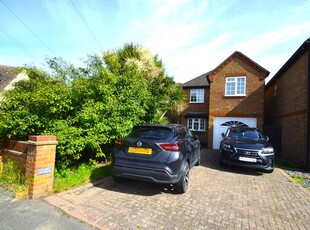 Detached house to rent in Glenfield Road, Ashford TW15