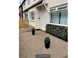 Semi-detached house to rent in King Street, Beeston, Nottingham NG9