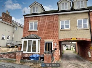 Semi-detached house to rent in Lacey Street, Rushmere St. Andrew, Ipswich IP4