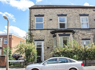 Semi-detached house to rent in Linnaeus Street, Hull HU3