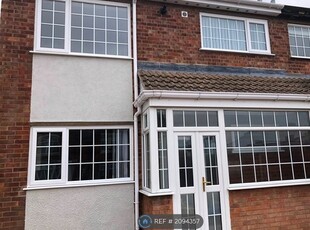 Semi-detached house to rent in London Road, Hinckley LE10