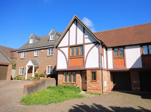 Semi-detached house to rent in Walhatch Close, Forest Row RH18