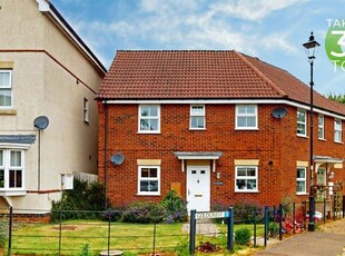 Flat to rent in Goldcrest, Uppingham, Oakham LE15