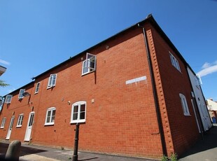 Studio to rent in Walls Court, Oldbury, Tewkesbury GL20