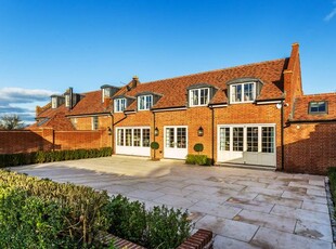 Terraced house for sale in Maybanks, Cox Green, West Sussex RH12