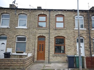 Terraced house to rent in Batley Street, Huddersfield HD5