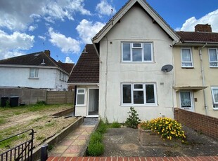 Terraced house to rent in Brown Road, Gravesend DA12