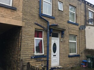 Terraced house to rent in Clement St, Bradford BD8