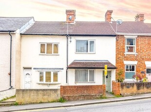 Terraced house to rent in Eastcott Hill, Old Town, Swindon, Wiltshire SN1