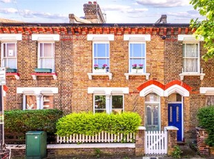 Terraced house to rent in Elsley Road, London SW11