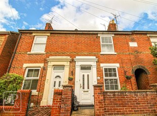 Terraced house to rent in Granville Road, New Town, Colchester, Essex CO1