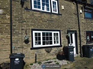 Terraced house to rent in Hough, Halifax HX3