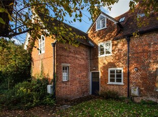 Terraced house to rent in Kingsgate Road, Winchester, Hampshire SO23