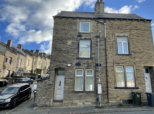 Terraced house to rent in Parkwood Street, Keighley BD21