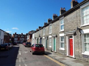 Terraced house to rent in South Street, Salisbury SP2