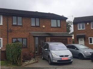Terraced house to rent in Westbrook Close, Chatham ME4