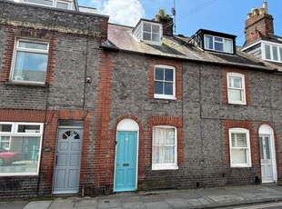 Terraced house to rent in Western Road, Lewes BN7