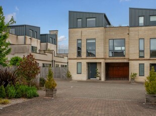 Town house for sale in Lansdown Square East, Bath, Somerset BA1
