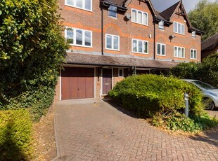Town house to rent in Mariners Way, Cambridge, Cambridgeshire CB4