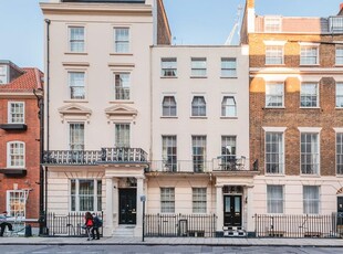 Town house to rent in Park Street, London W1K