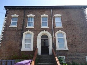 1 bedroom flat for rent in Huntley Road, Kensington , L6