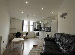 1 bedroom flat for rent in Lower Cathedral Road, Cardiff, CF11