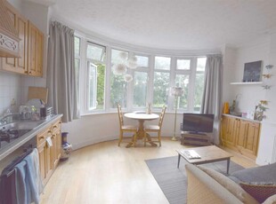 1 bedroom flat for rent in Queens Road, Hendon, NW4