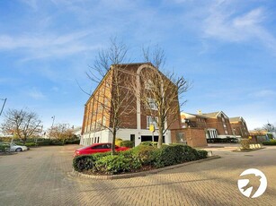 1 bedroom flat for rent in Royal Sovereign House, Quayside, Chatham, Kent, ME4