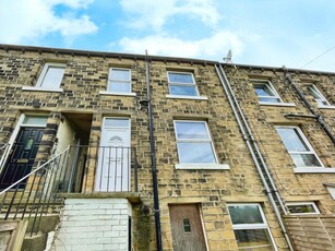 1 bedroom terraced house for rent in Church Street, Crosland Moor, Huddersfield, West Yorkshire, HD4