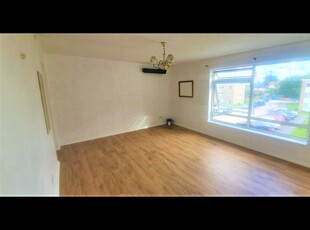 2 Bed Flat, Patching Hall Lane, CM1