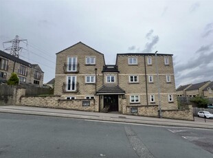 2 bedroom apartment for rent in Cowrakes Road, Lindley, Huddersfield. HD3