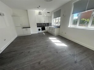 2 bedroom apartment for rent in Maple Road, London, SE20