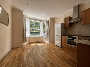 2 bedroom apartment for rent in Tilehurst Road, Reading, Berkshire, RG30