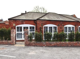 2 bedroom detached house for rent in St. Marys Gate, Derby, Derbyshire, DE1