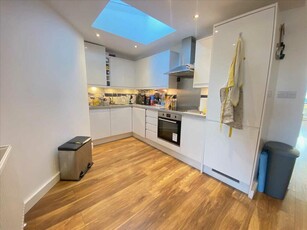 2 bedroom end of terrace house for rent in St Andrews Road, Acton, W3