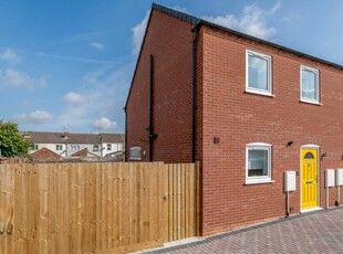 2 bedroom end of terrace house for sale in Acorn Mews, Lincoln, LN5