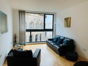 2 bedroom flat for rent in 2 Crown Street, Leeds, UK, LS2