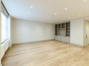 2 bedroom flat for rent in Arundel Gardens, Notting Hill Gate, W11